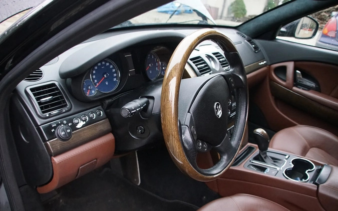 Maserati Quattroporte cena 79000 przebieg: 83000, rok produkcji 2010 z Wołów małe 529